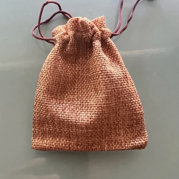 Gold Tone Lock Toggle Paper Clip Link Chain - Picture 6 of 6